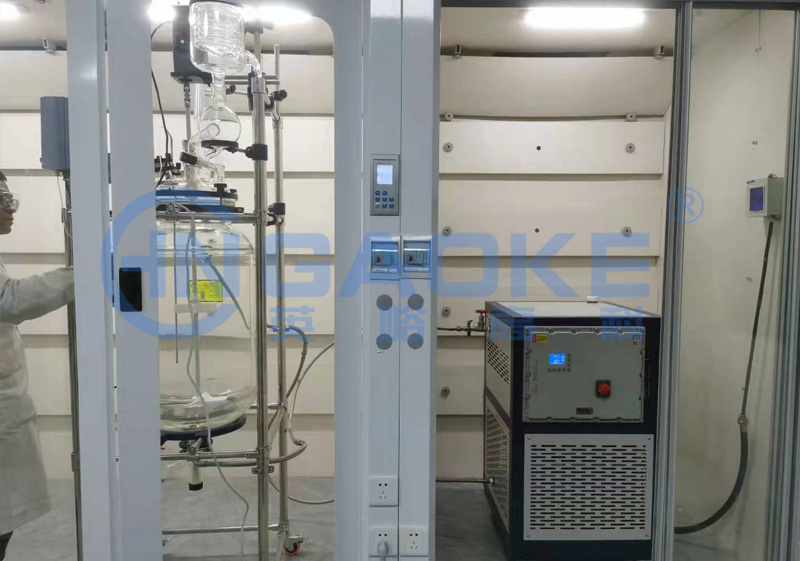 哪個(gè)廠家可以定制穩(wěn)定性好的100L雙層玻璃反應(yīng)釜？